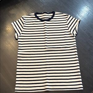brandy melville navy blue and white striped t shirt. excellent used condition.